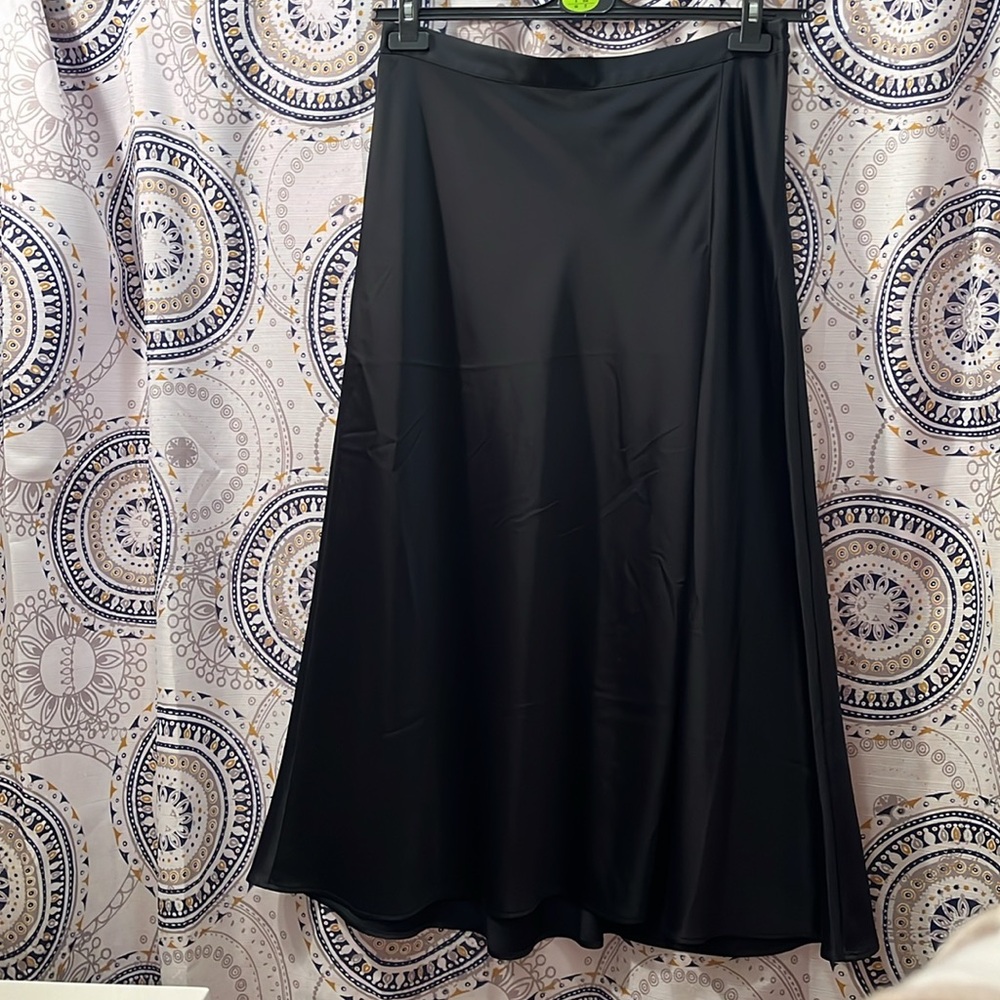 NWOT H&M Black Satin Maxi Skirt With Front Slit - Picture 5 of 10